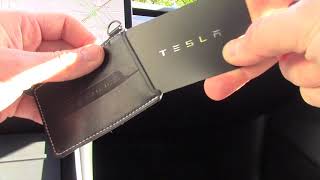 Reviewing two different model 3 key card holders help support the
channel anytime you shop at amazon... use link:
https://amzn.to/2jsy4ts **plastic model...