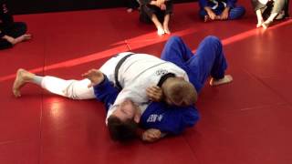 Side control escape against tight top pressure