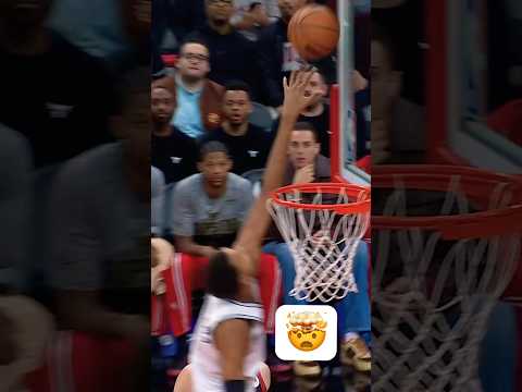 Only a fingertip needed for Wemby 🤣☝️