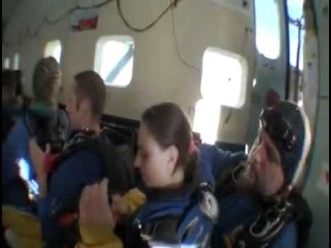 Tandemsprung von Regina bei skydive nuggets in Leu...