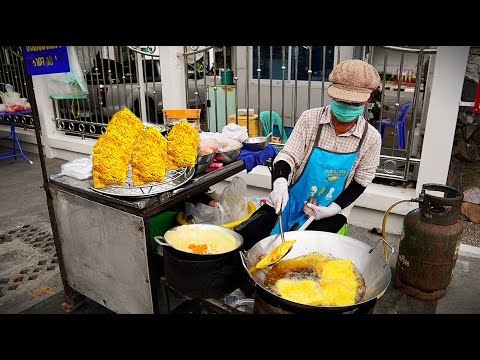 Hard Working Grandma! Make Amazing Vietnamese Savory Crepes - Thailand Street Food