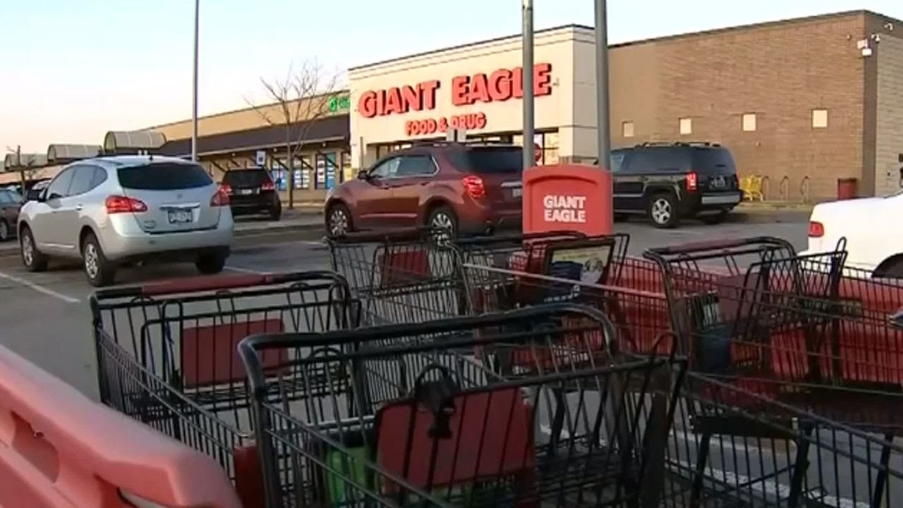 Giant Eagle store closed to shoppers 