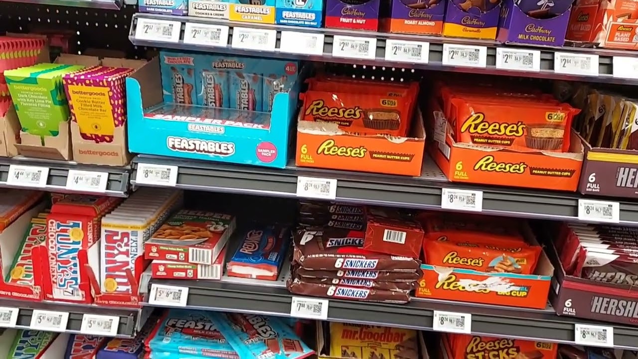 Intermission 🍿 Name Brand Chocolates 🍫 Hershey's Reese's Twix Cadbury Snickers ASMR Shopping Sounds