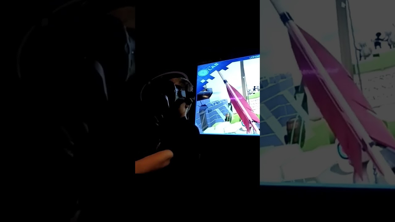 Boee playing VR at Minecon 2016