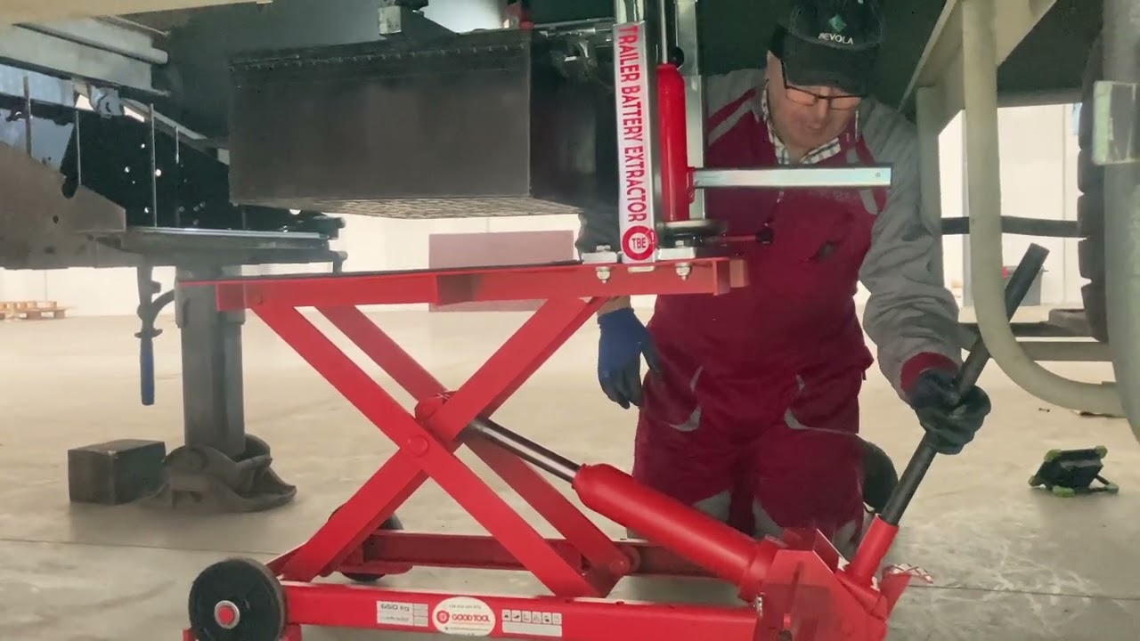 TRAILER BATTERY EXTRACTOR I