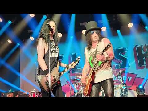 Slash Feat Myles Kennedy And The Conspirators - Bad Apple Live Sydney