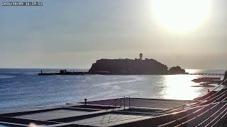 鎌倉高校前駅付近から見る江ノ島 のライブ映像