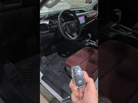 المواصفات الداخلية لأعلى وافخم هايلوكس بنزين اوتوماتيك 2025