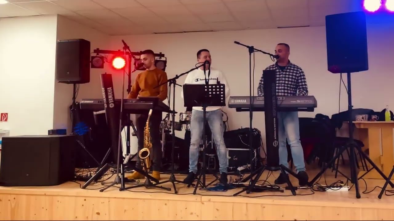 Hudobná skupina MEDIAL - zábava Petrovce (26.11.2022)