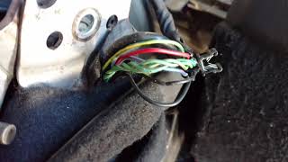 2015 RAM Stereo audio goes off (when lifting the center seat/console up) problem solved