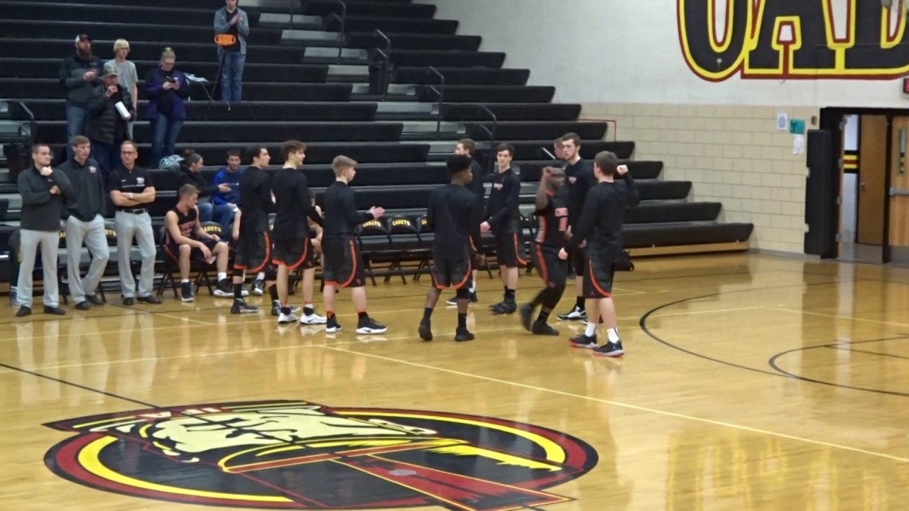 THE CHARLES CITY COMETS BEAT THE IOWA FALLSALDEN CADETS!! YouTube