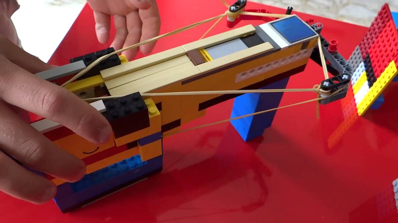 lego pistolet lego gun (subtitled, sous-titré) - YouTube