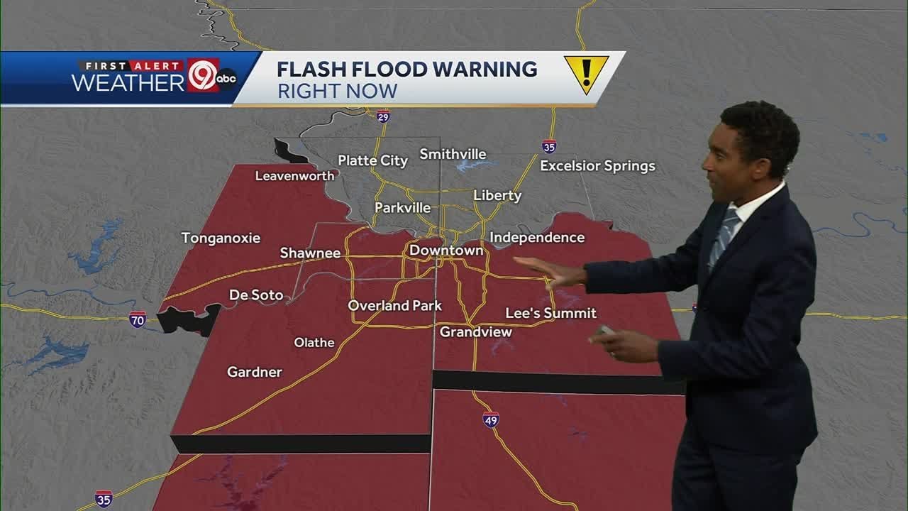 Flash Flooding is hits the Kansas City metro - YouTube