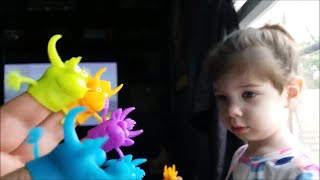 Finger Puppet Finger Family Song screenshot 3