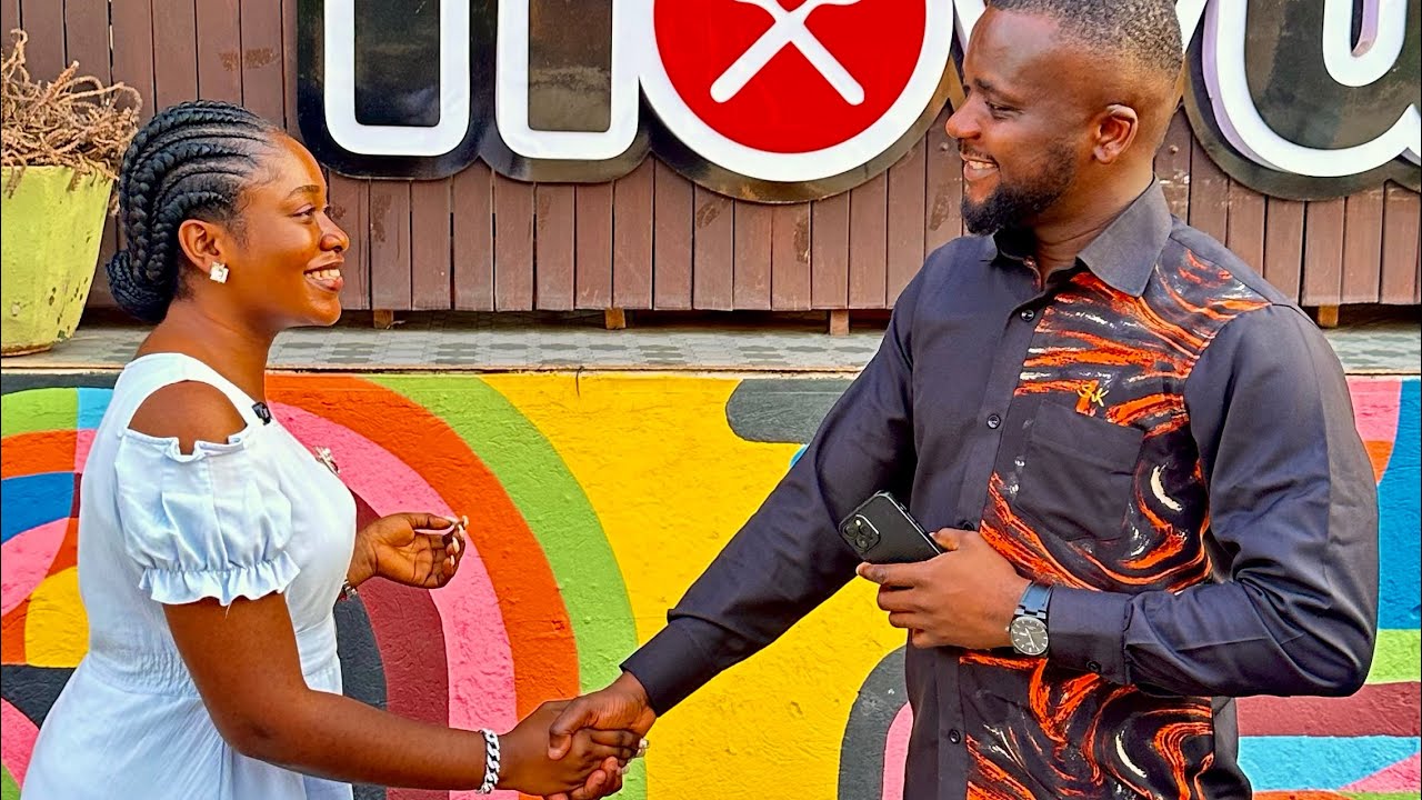 She Meets Her Destiny Helper (Episode 1) 