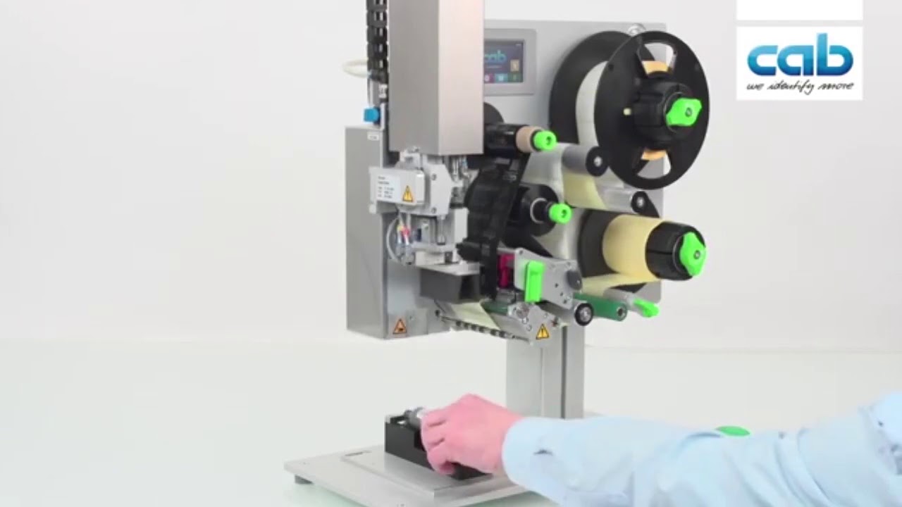 Cab | Hermes Q: impresora de etiquetas con aplicador 4114 y almohadilla de forma