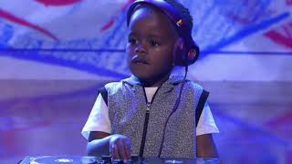 Dünyanin En Küçük Dji̇ İnanilmaz Çocuk