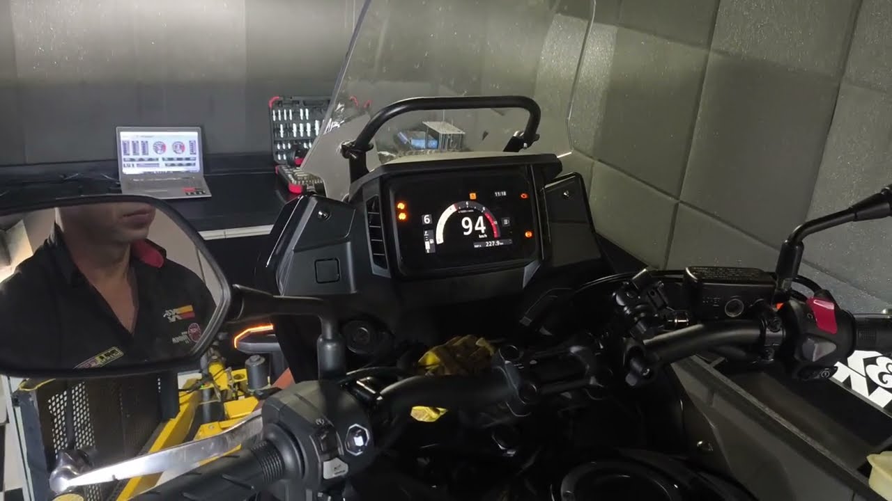 Honda NX500 Top Speed no dinamômetro comparado a CB500x. 