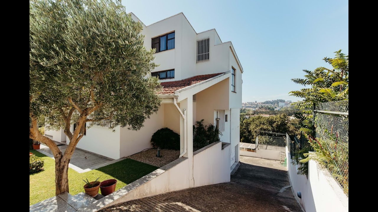 Luxury 7-Bedroom House with a View of the Douro River – Porto