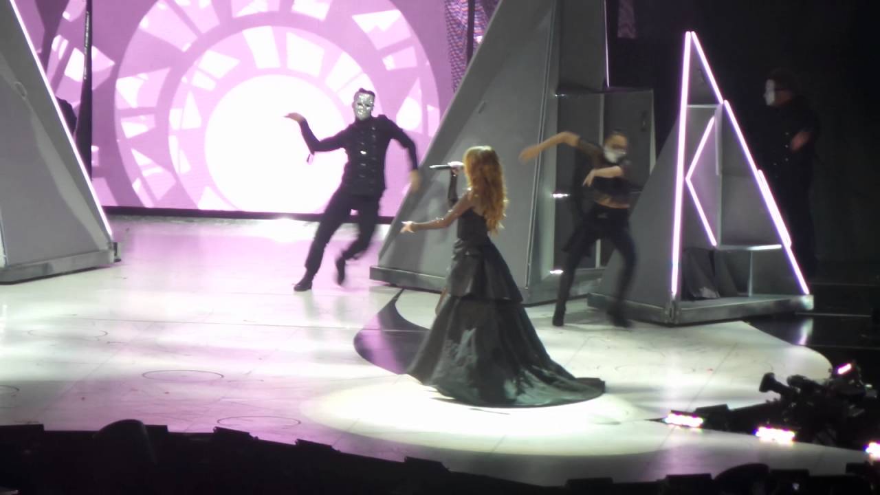 Selena Gomez- Opening Revival/Same Old Love Revival Tour Brooklyn, New York HD