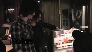 Halestorm / Lzzy Hale - BUS INVADERS Ep. 293