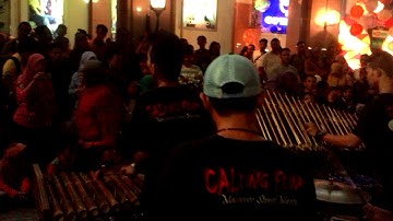 Best Offer "Gemu Fa Mi Re Maumere" version of Calung Funk Musician Malioboro Jogjakarta