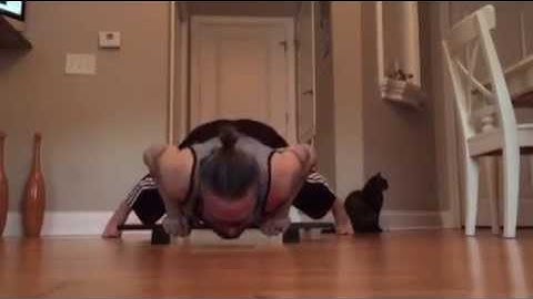 Split Push Up
