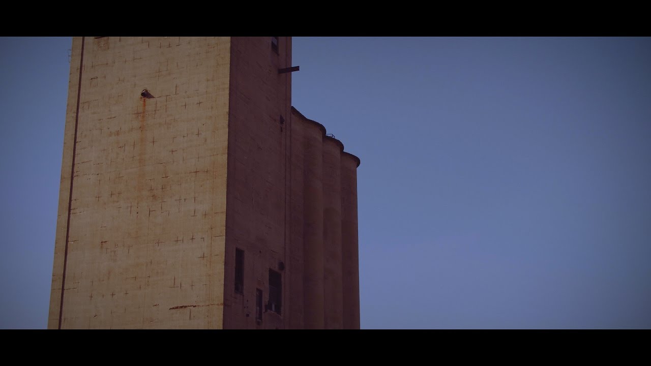 Silo Mural - Day 1 - Before the Mural - Guido van Helten