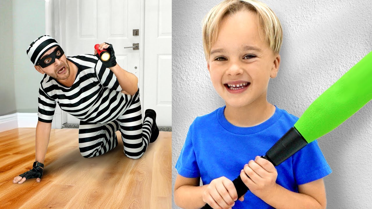 Крис остаётся один дома — история для детей