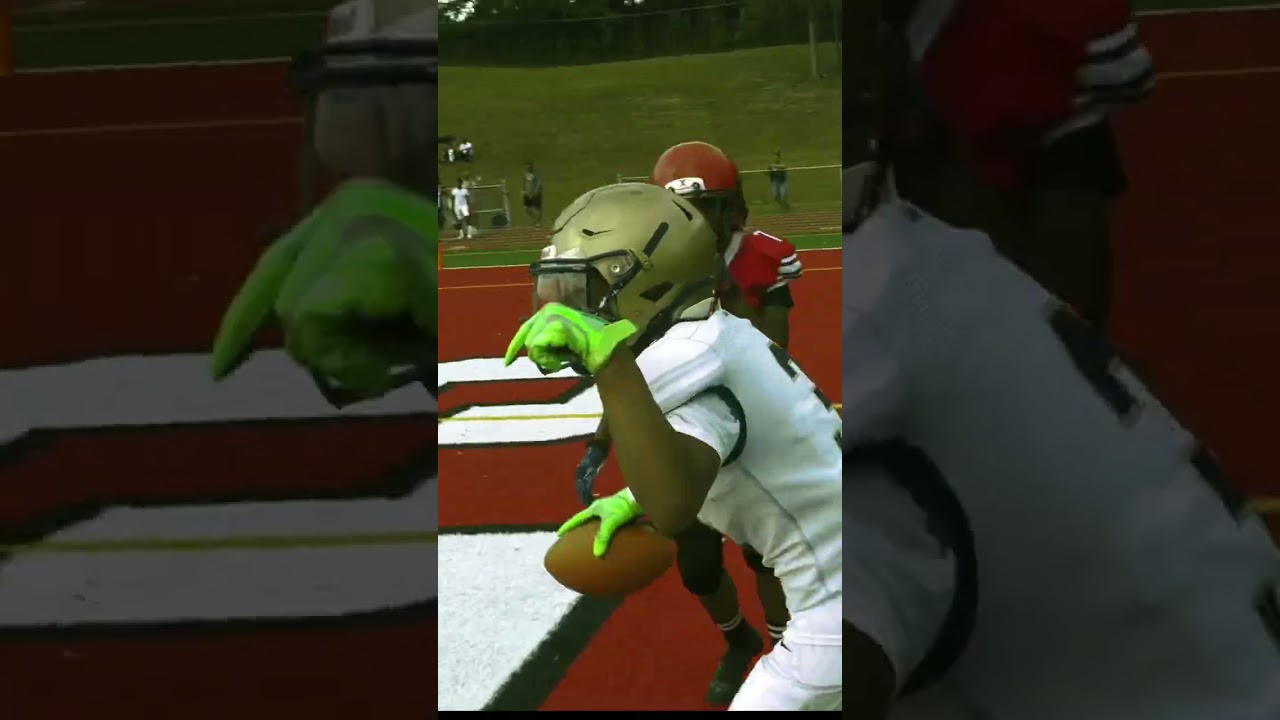 Sebastian Williams throws a TD pass to Jontai Quick.