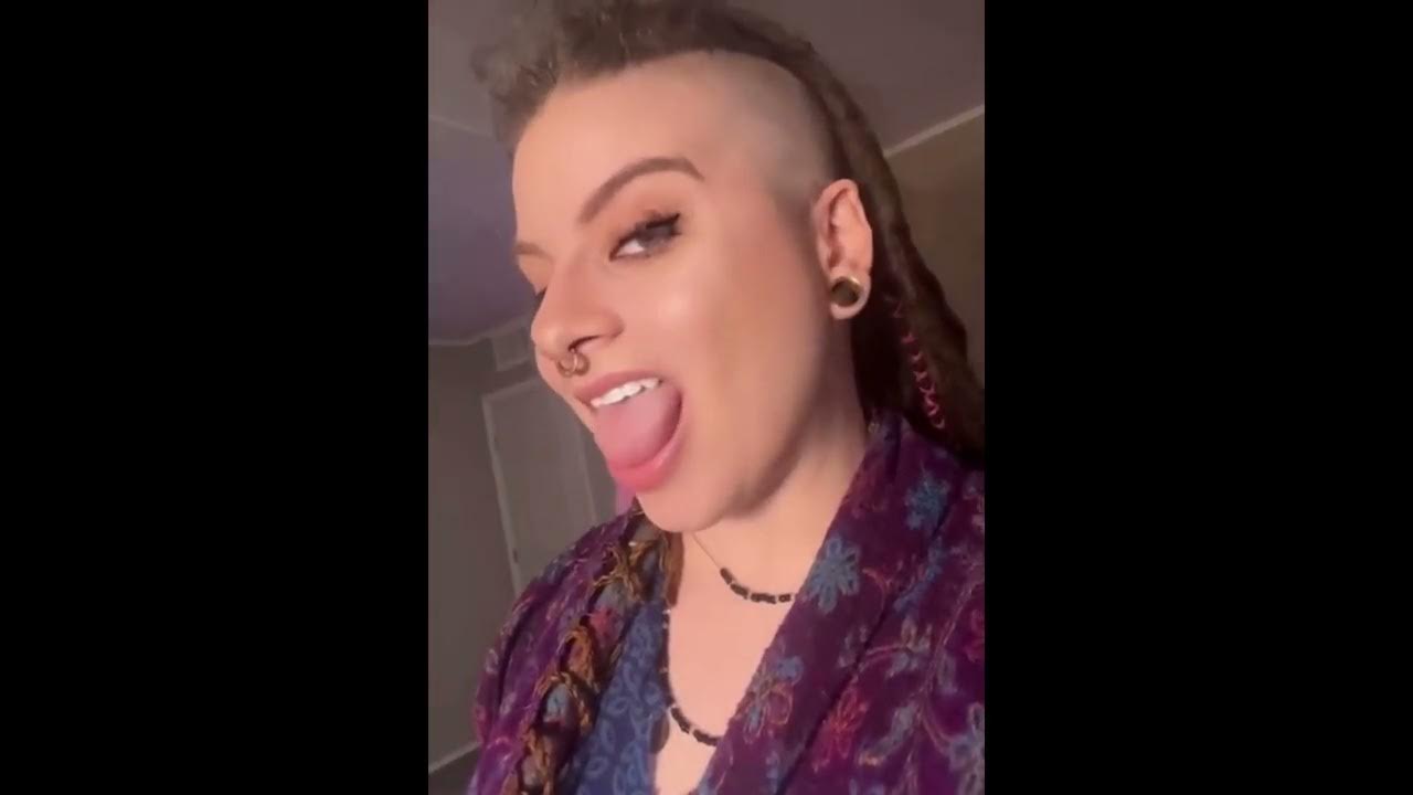 Teenage girl tongue out. девушка открыла рот. девочка с высунутым языком. Tongue out. открытый рот.