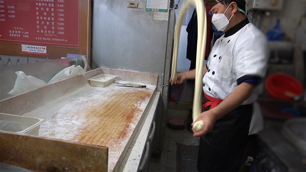 30년 수타면 경력! 초고속 수타 짜장면, 불맛짬뽕, 탕수육 달인 ┃Suta Jjajangmyeon / Korean street food