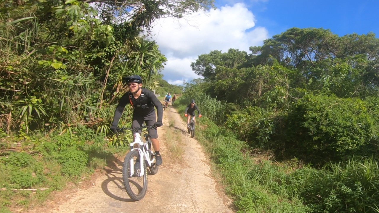 10 riders take on the XC Loop in Yomitan, including a gravel bike!