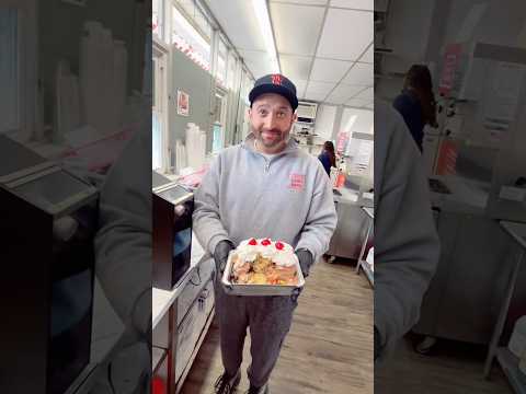 Freshfacet does food review at Randolph dairy barn #icecream #bannasplit #viral #icecreamday