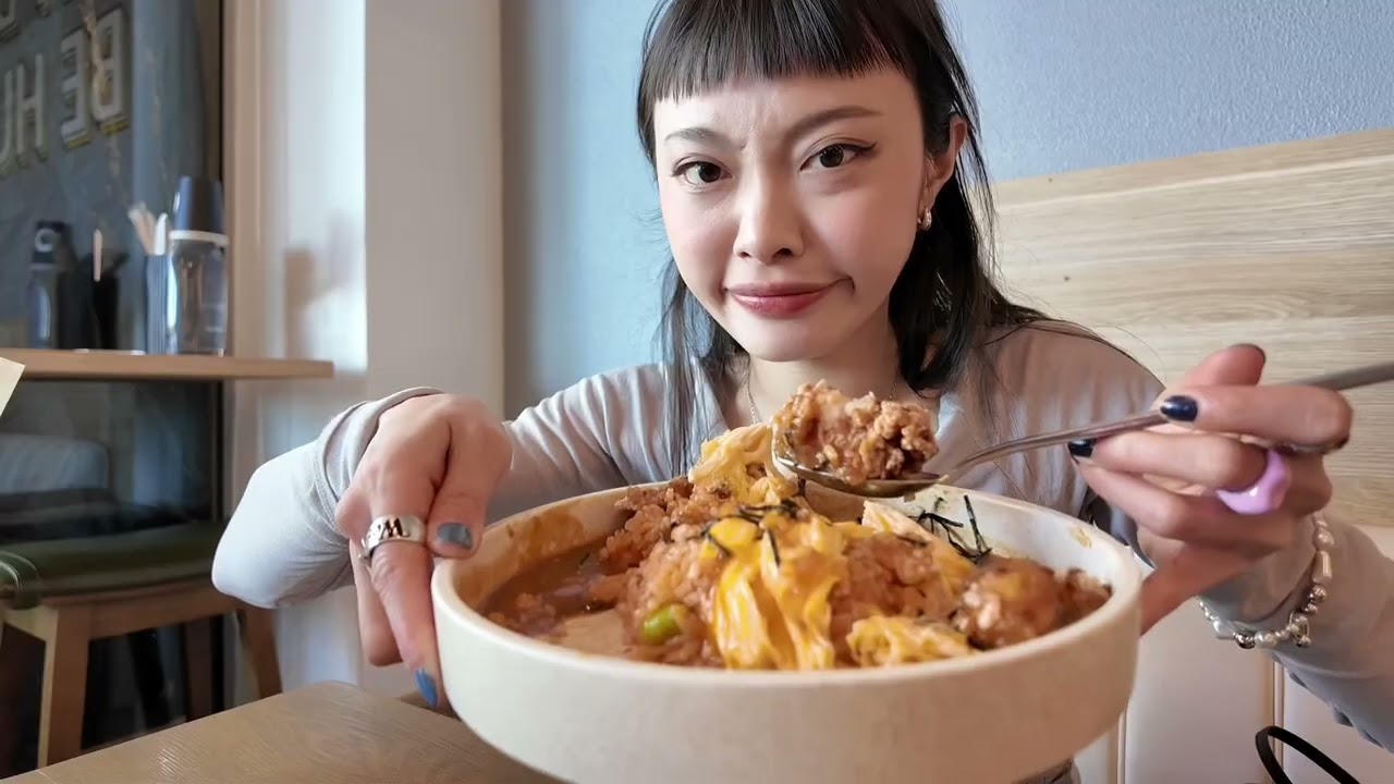 Gold coast+Brisbane Vlog｜搭火車去黃金海岸🚞、衝浪者天堂🏄、好吃的貝果店🥯、第一次看朋友飛盤比賽🥏、尋找tiny door