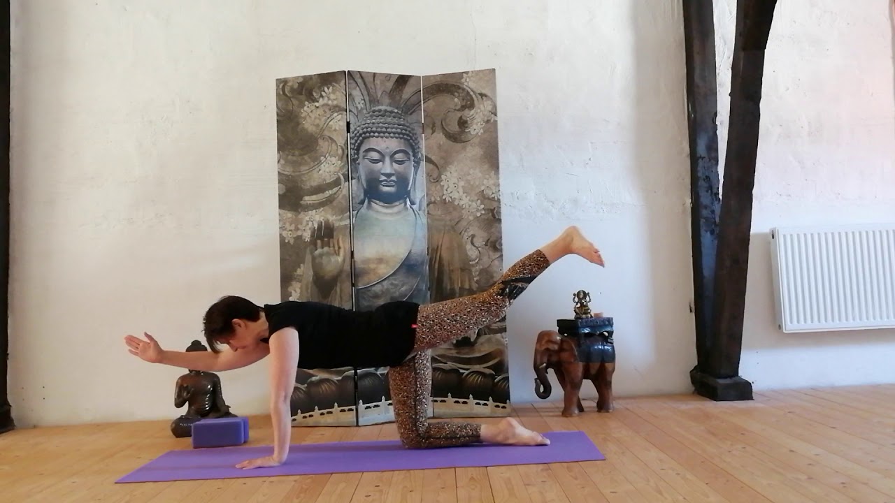 Beine und Bauch Yoga