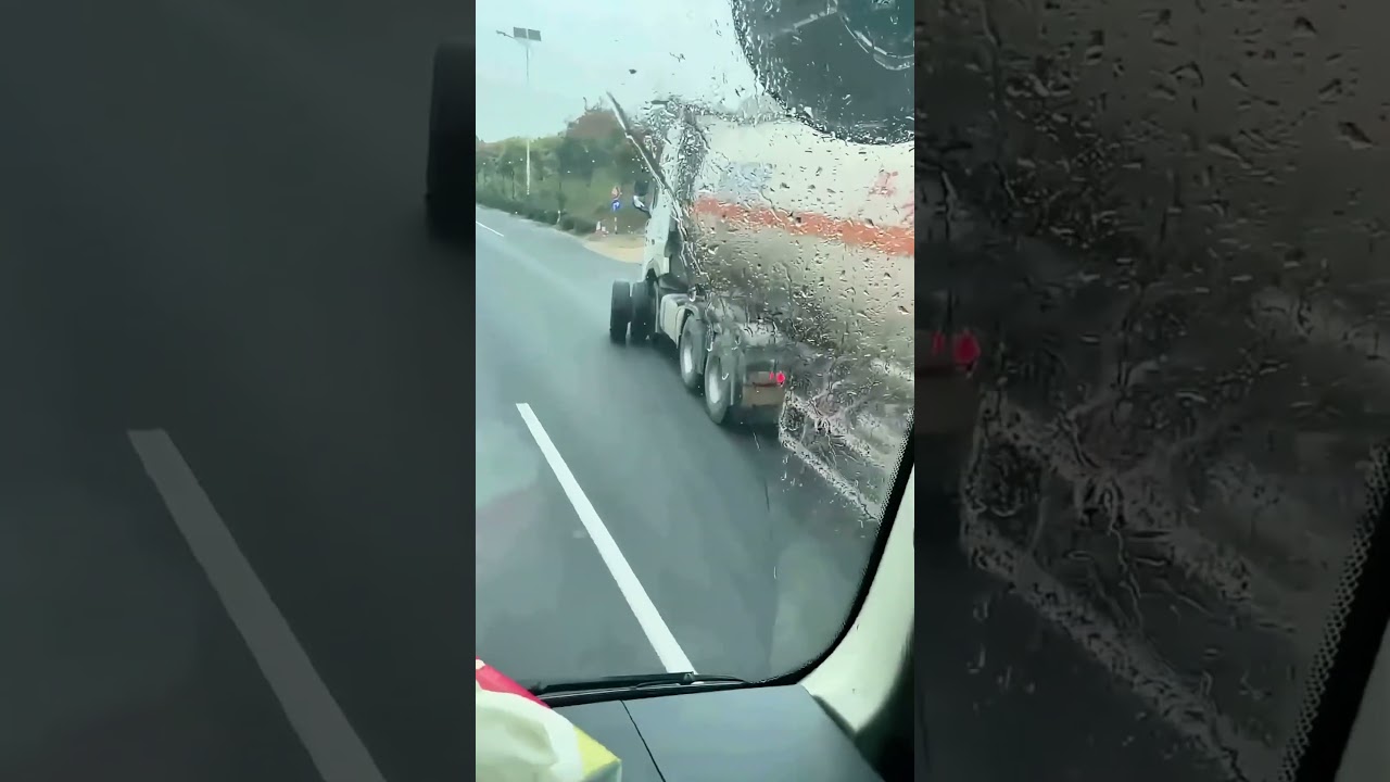 The Dangerous Moment of a Tanker Truck Tip-Over, Captured from the Driver's Perspective!"