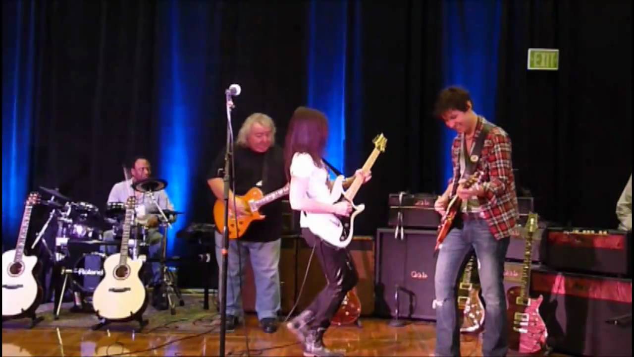 Donna Grantis - Elektra - PRS Demo Room - NAMM