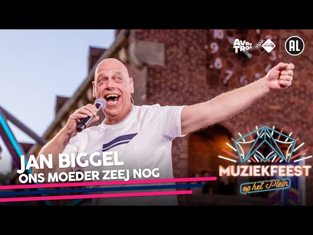 Jan Biggel - Ons moeder zeej nog • Muziekfeest op het Plein 2022 // Sterren NL class=