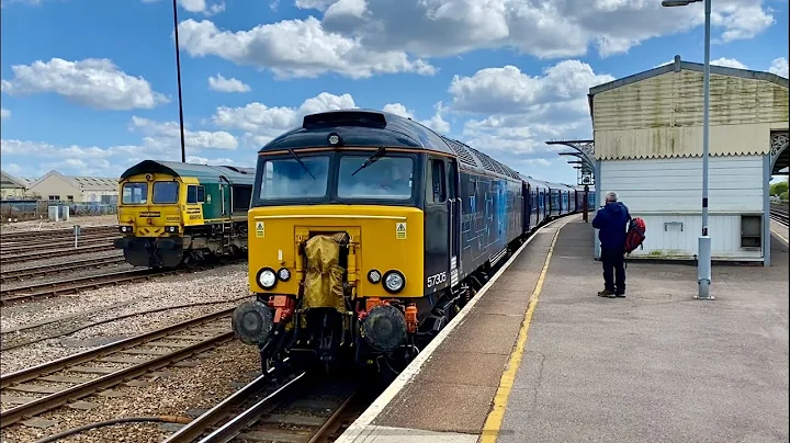 57305 hauling Orion 319 Parcels unit with thrash a...