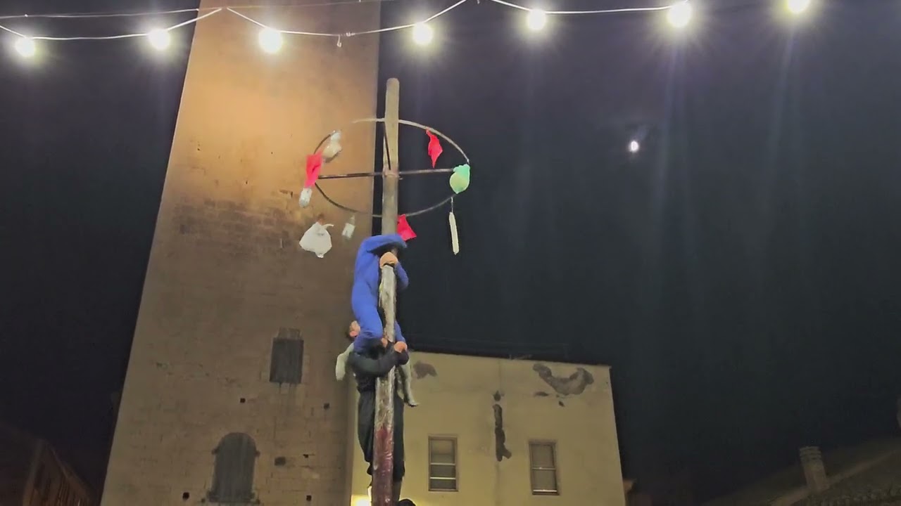 Il palo della Cuccagna - Festa di San Martino - 11 nov.