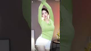 迷人的黎闪电20221226110317