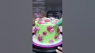 American buttercream with frost form. Use code FROSTLOVE10 for 10% off at frostform.com #shorts