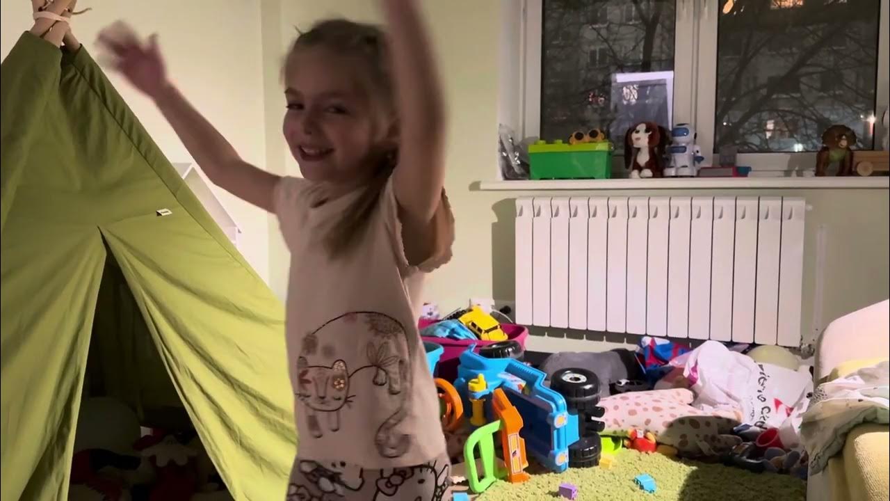 Соня с Остапом слушают музыку на колонке «Алиса» - YouTube