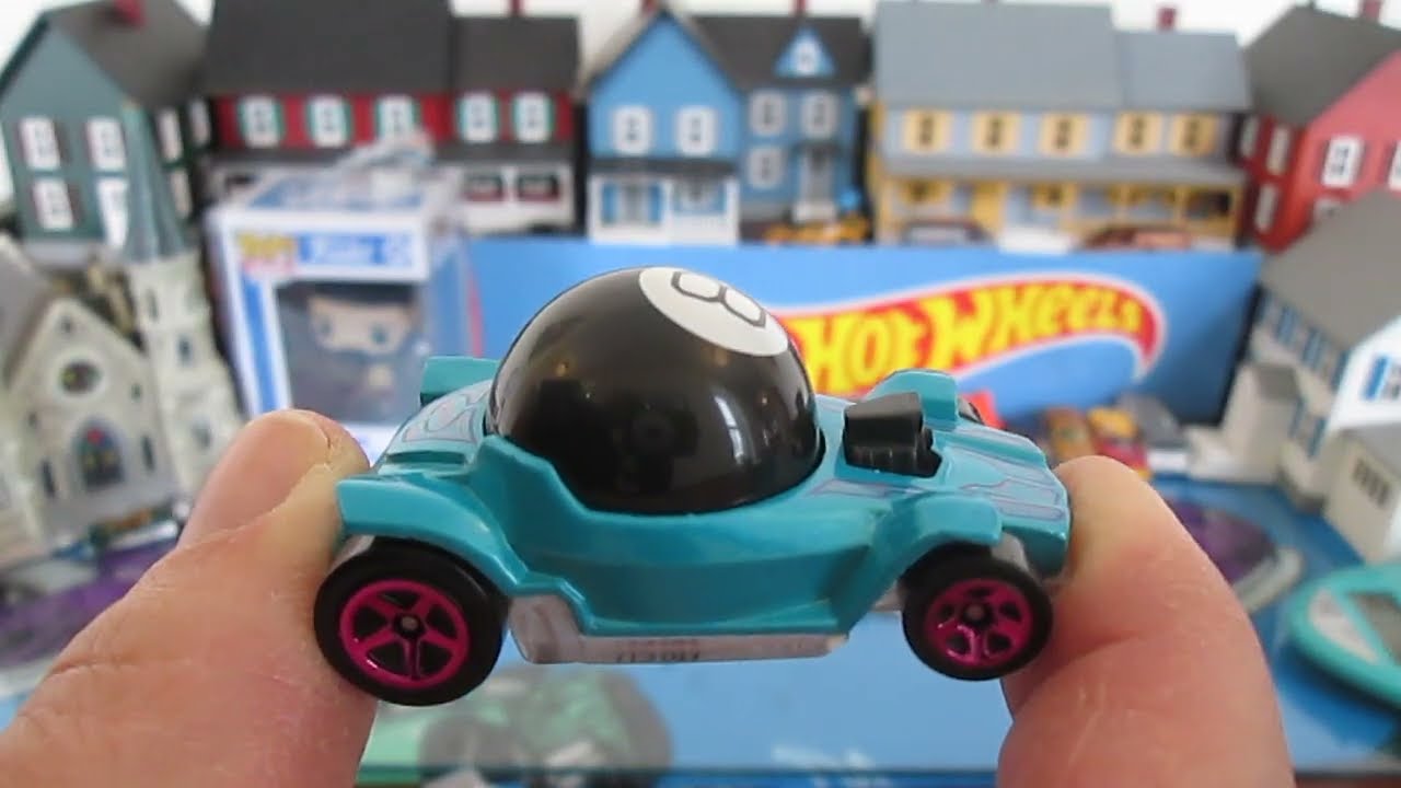 Magic 8 Ball Decidedly Go - New 2025 Hot Wheels Experimotors