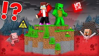 BLOODY INFECTED OCEAN vs Security BASE in Minecraft - Maizen JJ and Mikey