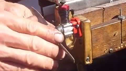 COX .49  "Diesel-Bee"  with deharded shaft  ( 0,8cc)