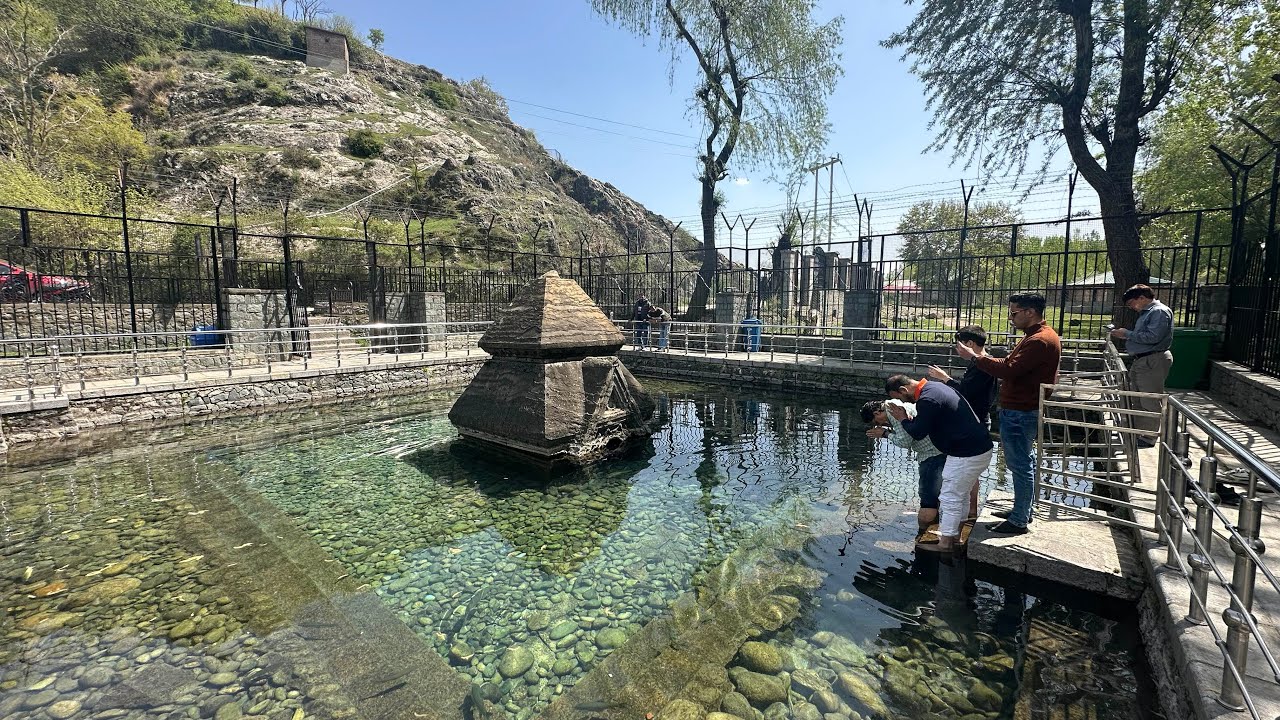 Submerged Shiv Temple, Manasbal, Kashmir