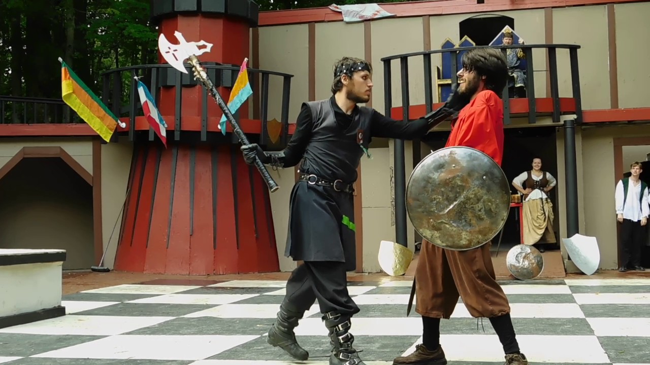 Sir Eyvain VS Gluteus Maximus ( very close up) GLMF 2016