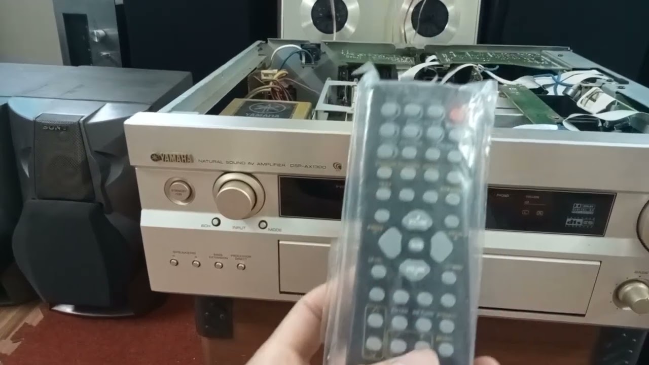 YAMAHA AMPLIFIER AX-1300 - YouTube